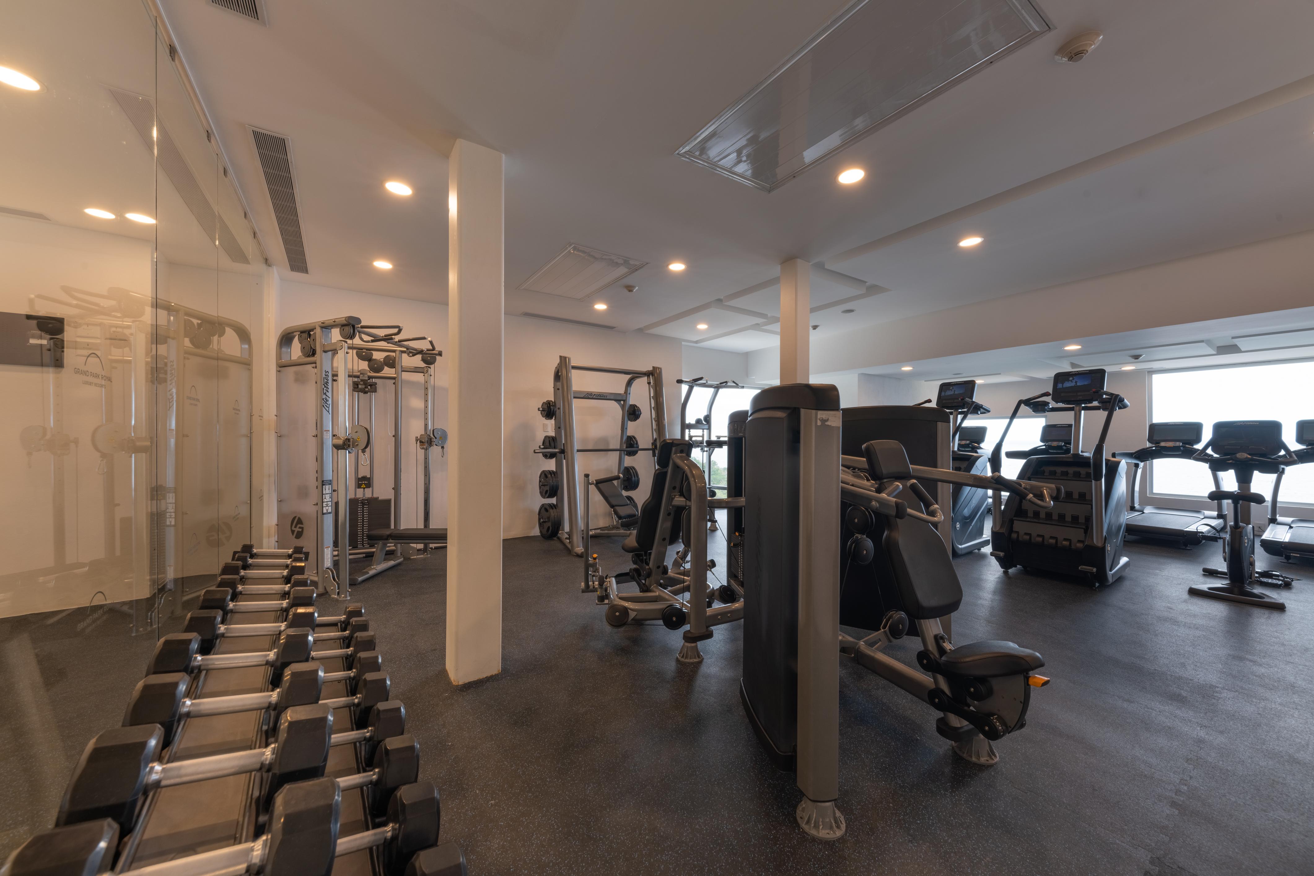 巴亚尔塔港皇家大花园酒店 巴亞爾塔港 外观 照片 The gym at the hotel