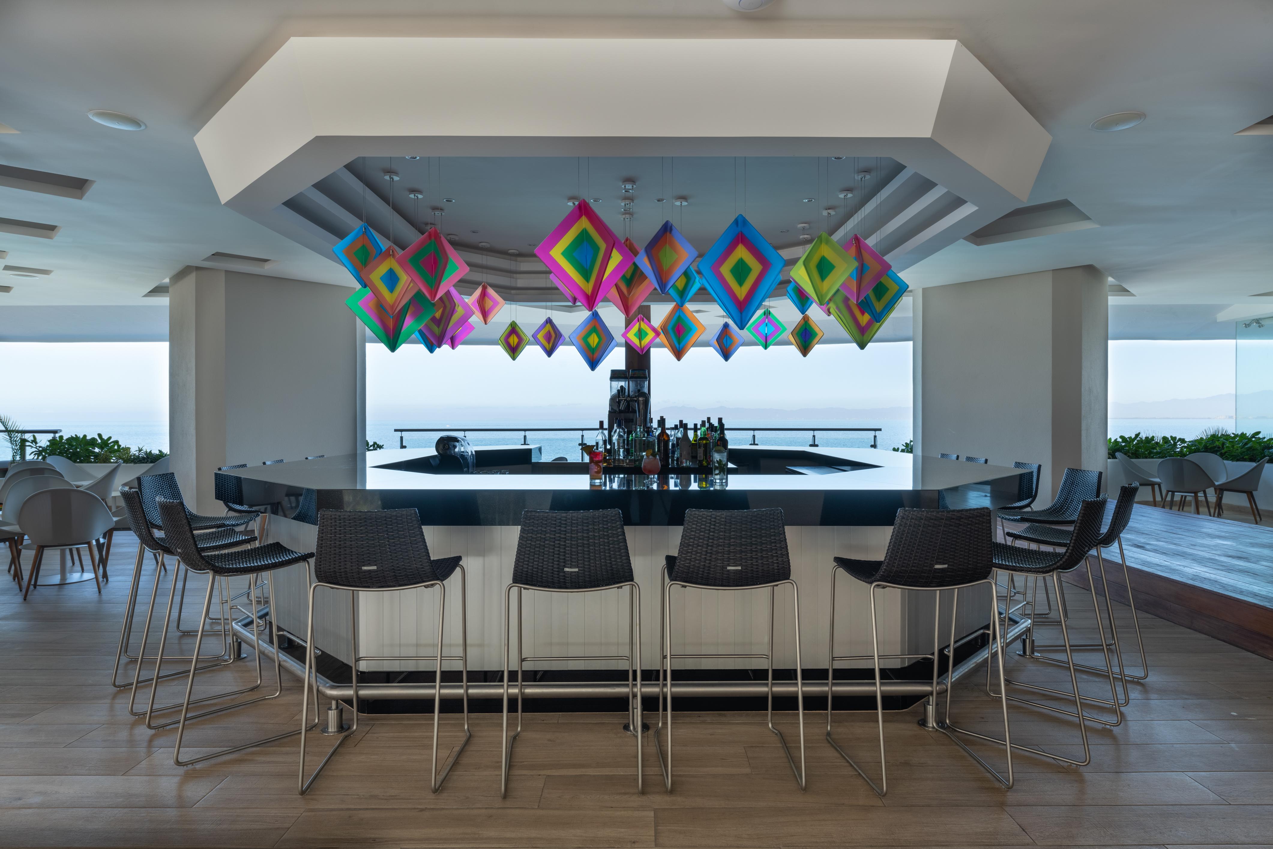 巴亚尔塔港皇家大花园酒店 巴亞爾塔港 外观 照片 The bar at the 101 Sky Lounge